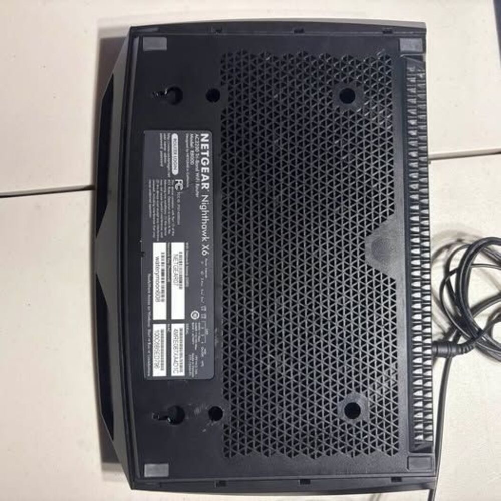 NETGEAR Nighthawk X6 AC3200 Tri-Band WiFi Router R8000 - Picture 3 of 4